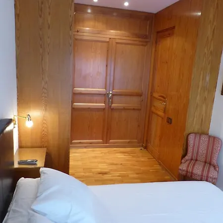 Gran Via Borrell Flat Barcelona