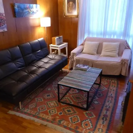 Gran Via Borrell Flat *
