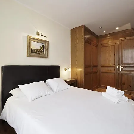Gran Via Borrell Flat