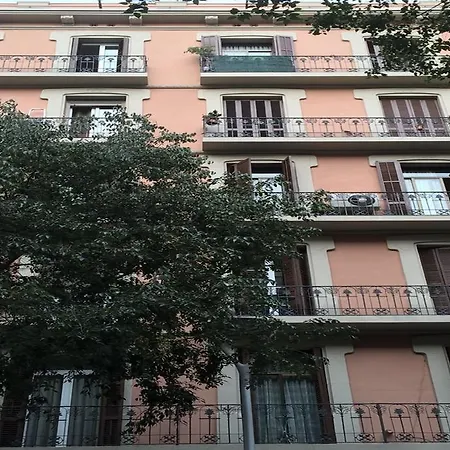 Gran Via Borrell Flat