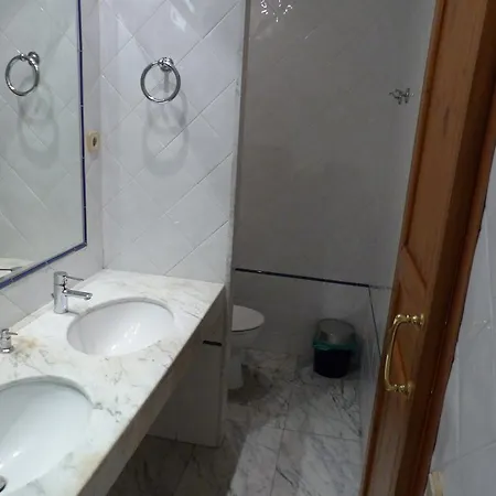 Gran Via Borrell Flat Барселона