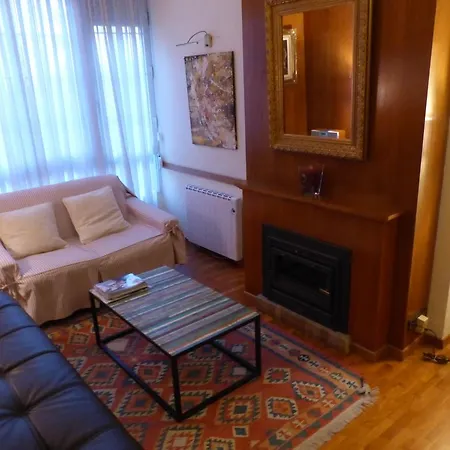 Gran Via Borrell Flat * Барселона