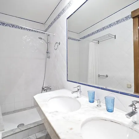 Апартаменты Gran Via Borrell Flat